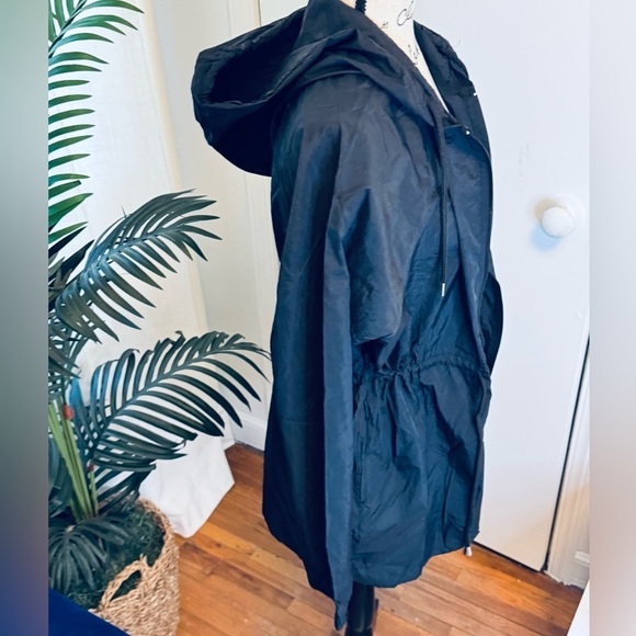 Canada Gear Packable Lightweight Water Resistant Jacket NWT - Picture 8 of 8